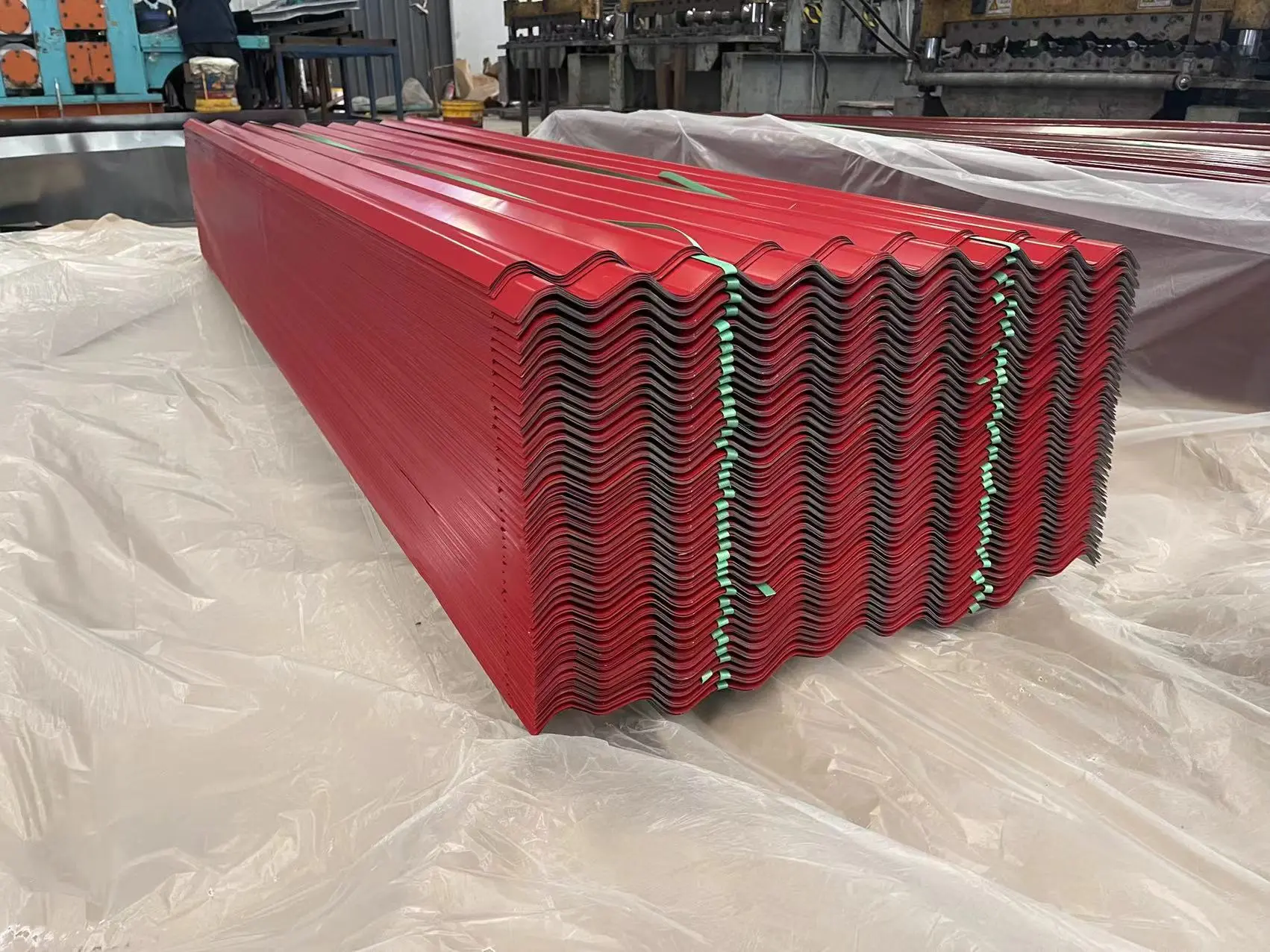 High-quality color-coated corrugated sheets with high paint film