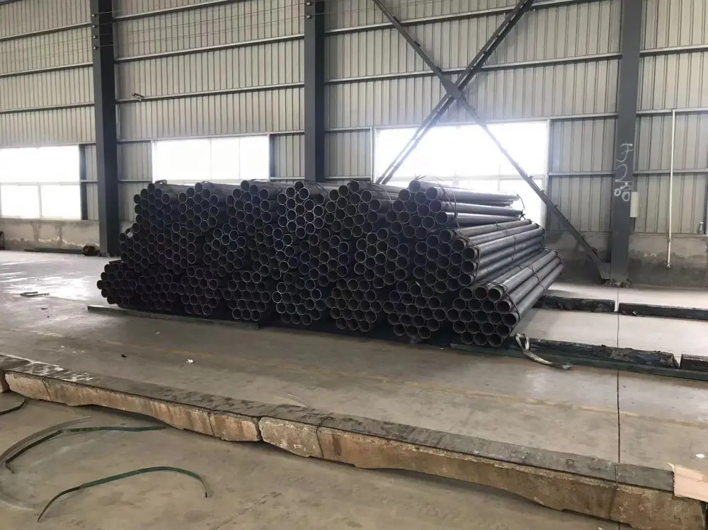 BLACK ROUND PIPE (6)