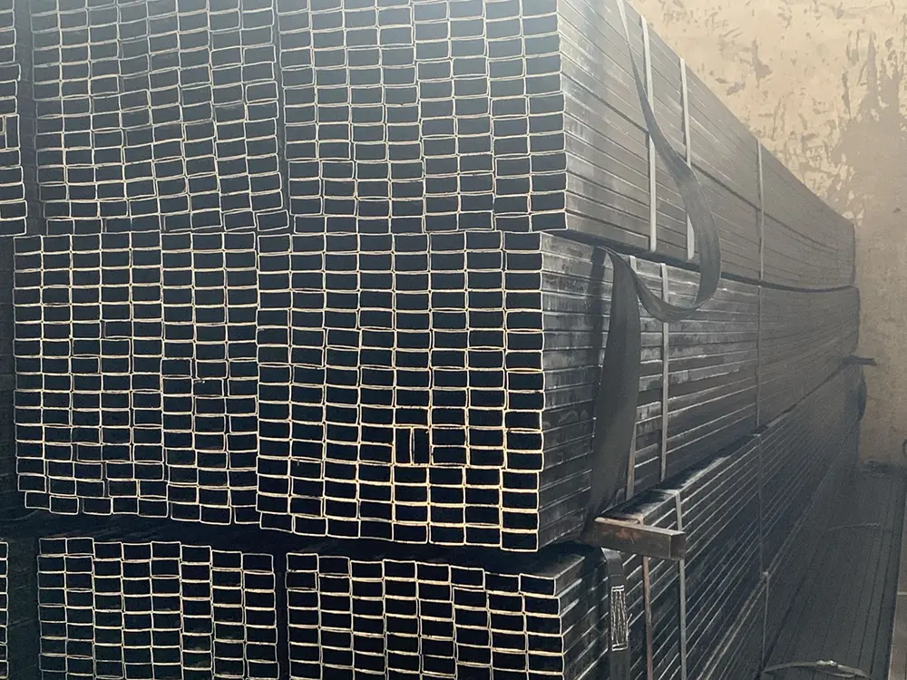 Black Rectangular Pipe5.jpg