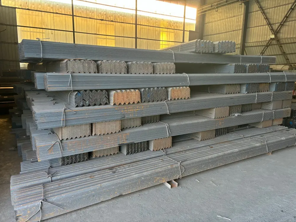 High Quality Q195 Q235 Angle Bar (2).jpg