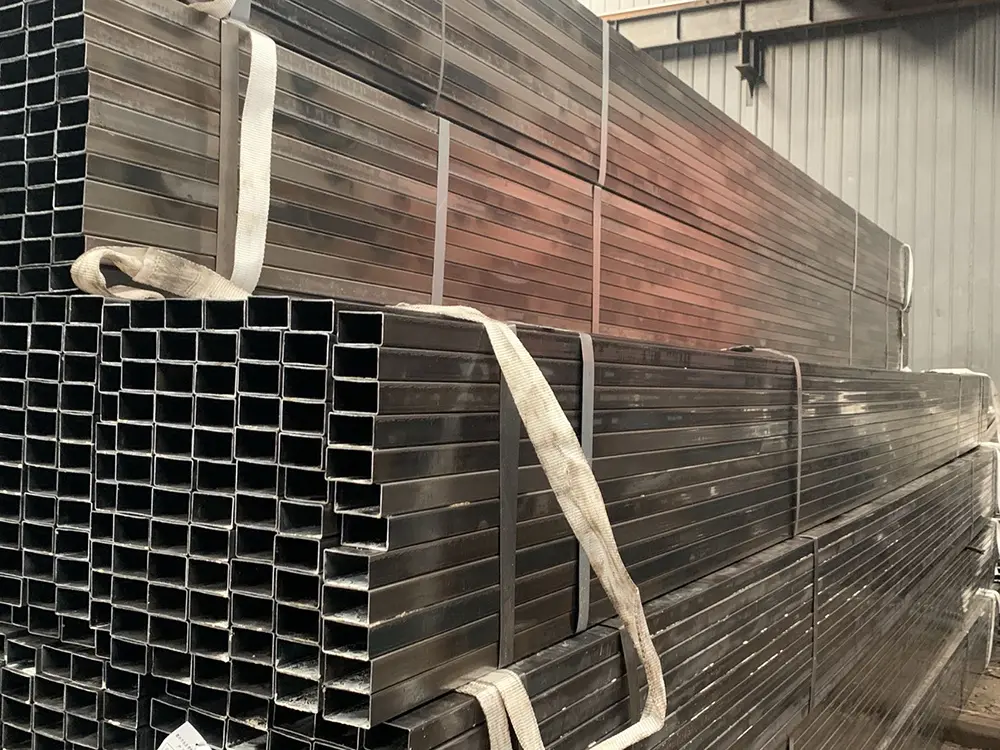 Black Rectangular Pipe2.jpg