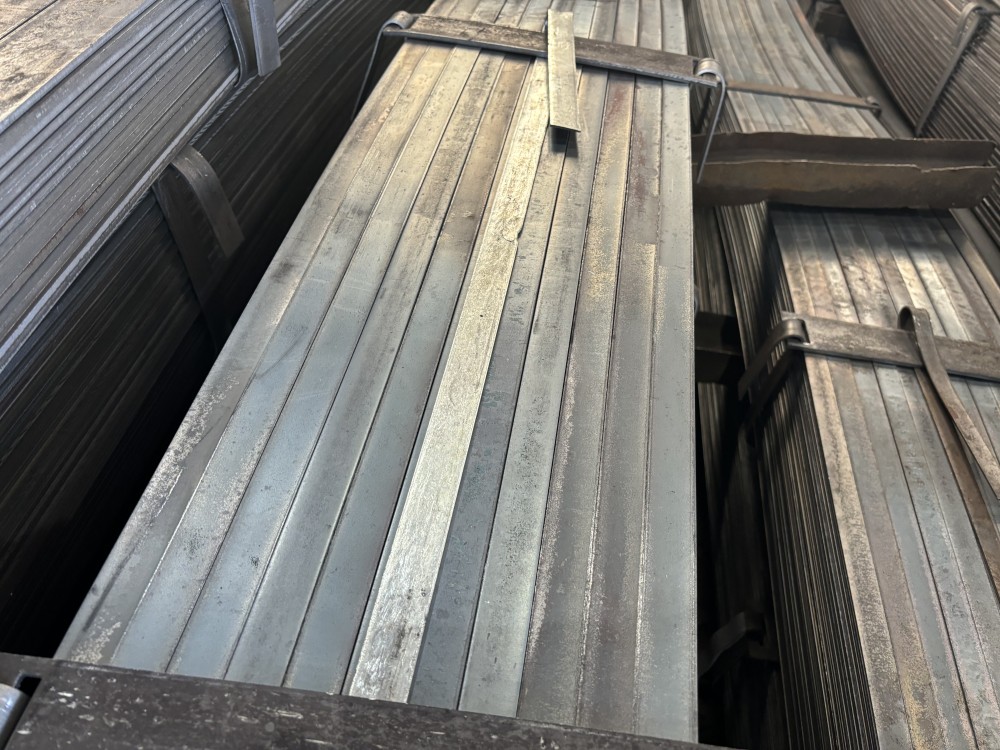 High Quality Q195 Q235 Flat Bar (1)